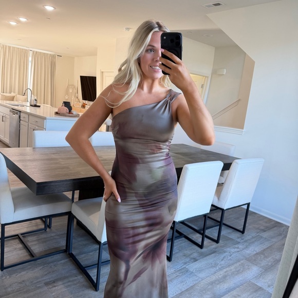 Elegant one shoulder Tie-Dye maxi dress - Picture 3 of 4